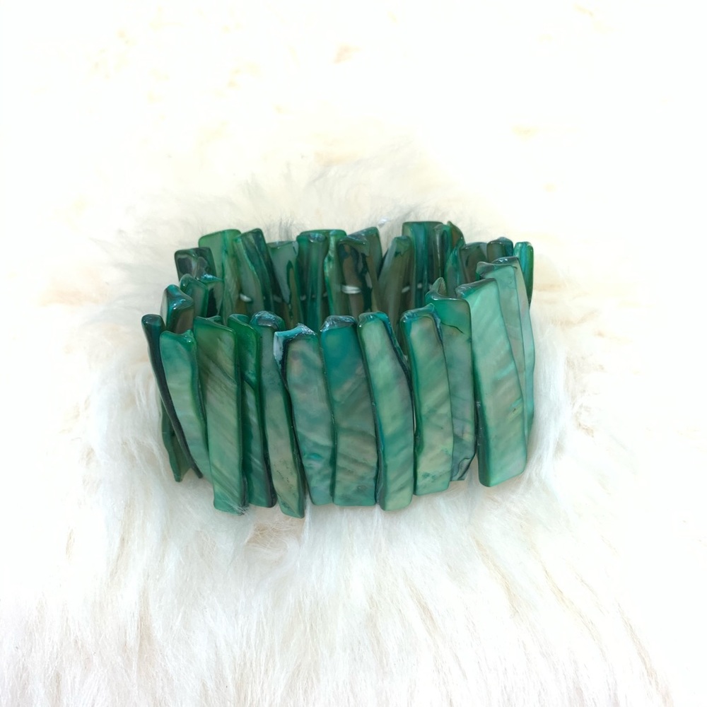 3/$10 !!! Abalone Shell Stretch Bracelet - Green